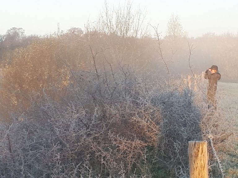 Arend Spijker vertelt kleinzoon Daniël spannende verhalen over de wolf
