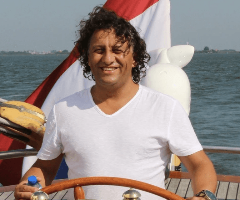 Refik Kose: Ik vind het leuk dat ik kerstkaartjes krijg