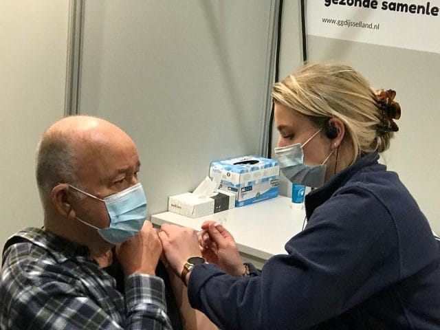 GGD IJsselland: uitnodigen coronaprik voor risicogroepen van start