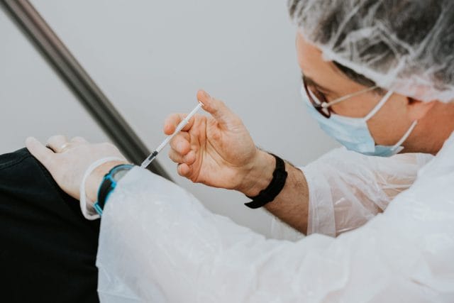 Oproep Sallandse huisartsen: “Laat u vaccineren!”