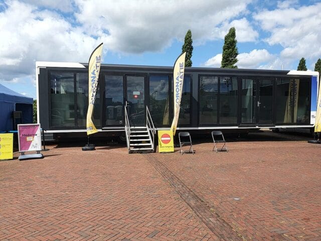 Laatste prikken in mobiele vaccinatie-unit Wijhe