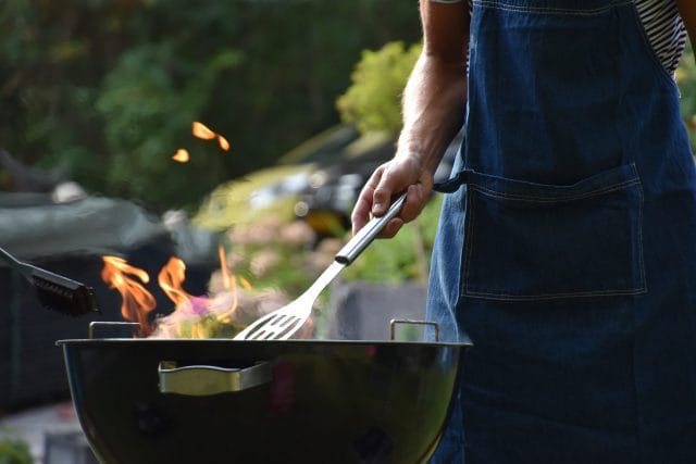 Vuurkorf, buitenkachel of barbecue? Stook verantwoord en voorkom klachten