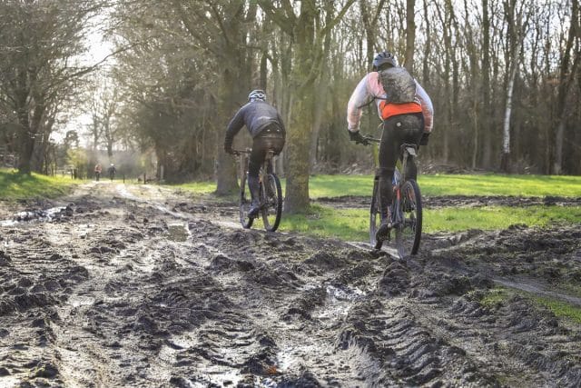 Haarle was weer het centrum voor MTB sporters. Monstertocht van 200 km