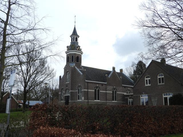 Gerard Verswijver tussen Lettele en Okkenbroek over de Oostermaet