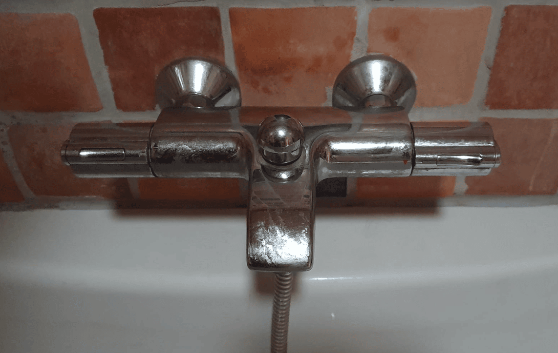 Energietip Heb je een mengkraan, zet die dan op standje koud Hier in Salland