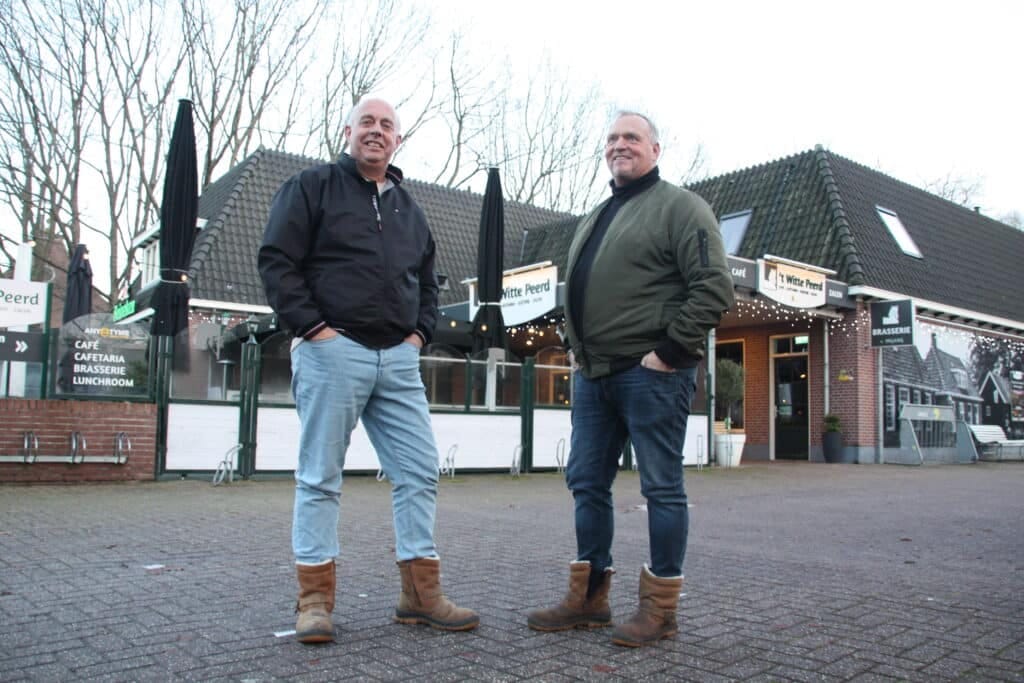 DJ’s Eddie Mensink en Jan Oostra eenmalig weer achter draaitafels in ’t Witte Peerd Nieuwleusen