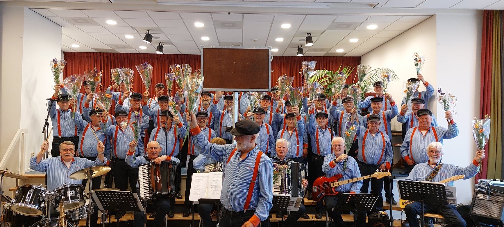Shantykoor de Stuwzangers bij de Veldhoek in Heino