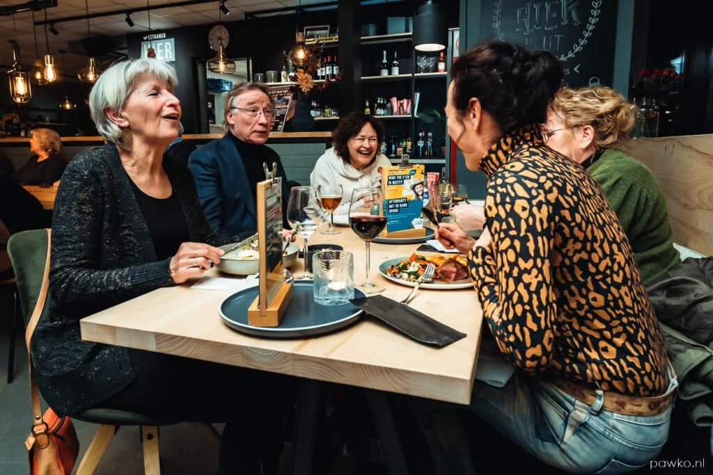Smakelijk eten (Nederlands), dat het eten u mag bekomen als een medicijn (Syrisch)