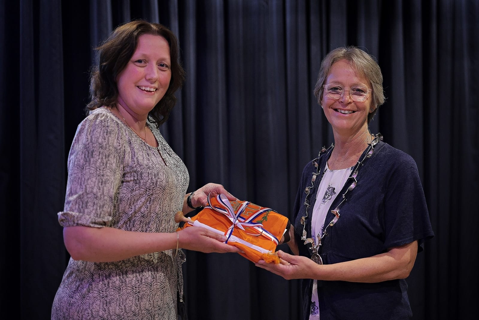 Oranjewimpel voor jubilerend Verenigd Comité Wijhe