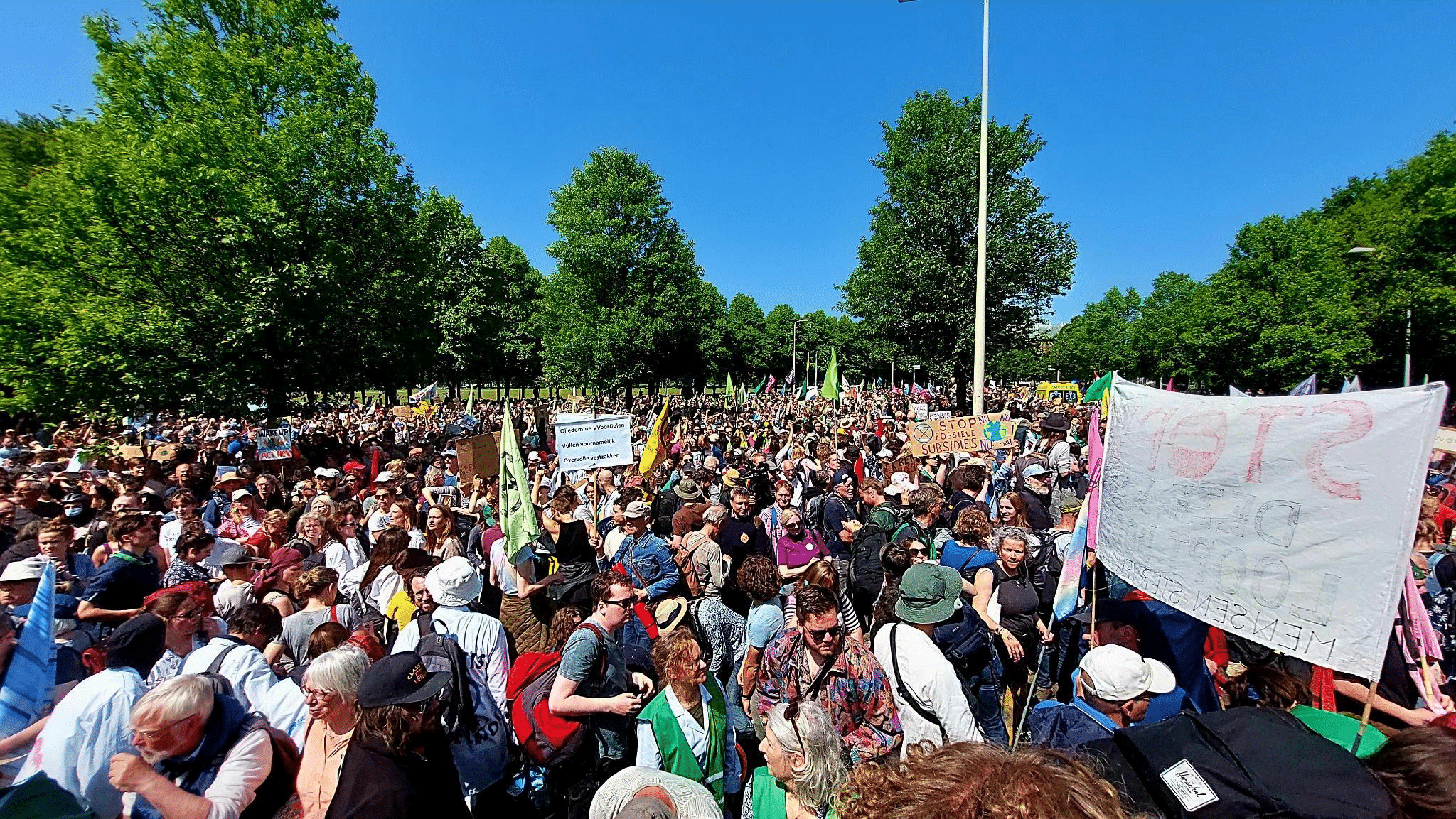 Meerderheid Nederlanders vindt dat politiek niet opkomt voor mensen zoals zij