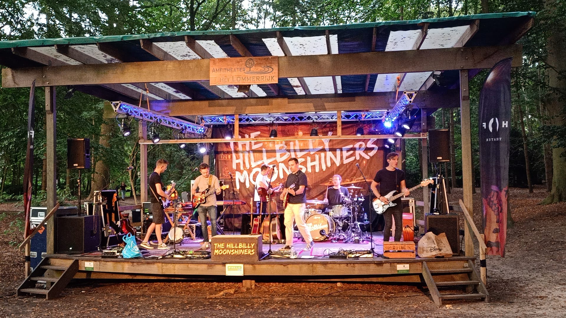 The HillBilly Moonshiners waren in Luttenberg