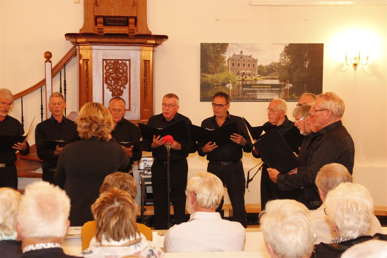 Veel activiteiten voor Herenkoor Luttenberg.