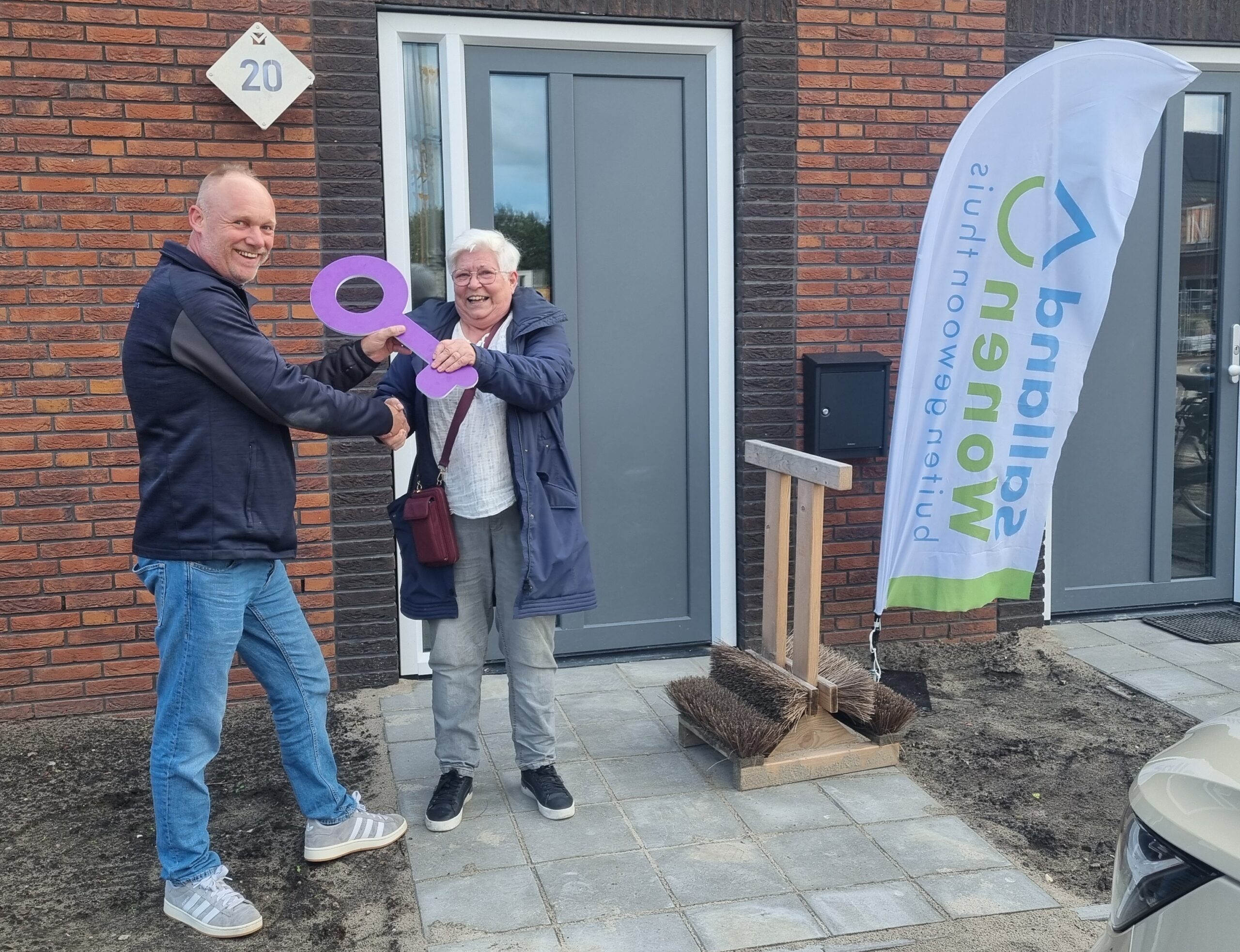 Eerste vier Buitengewoonthuiswoningen Molenwijk in Heino opgeleverd