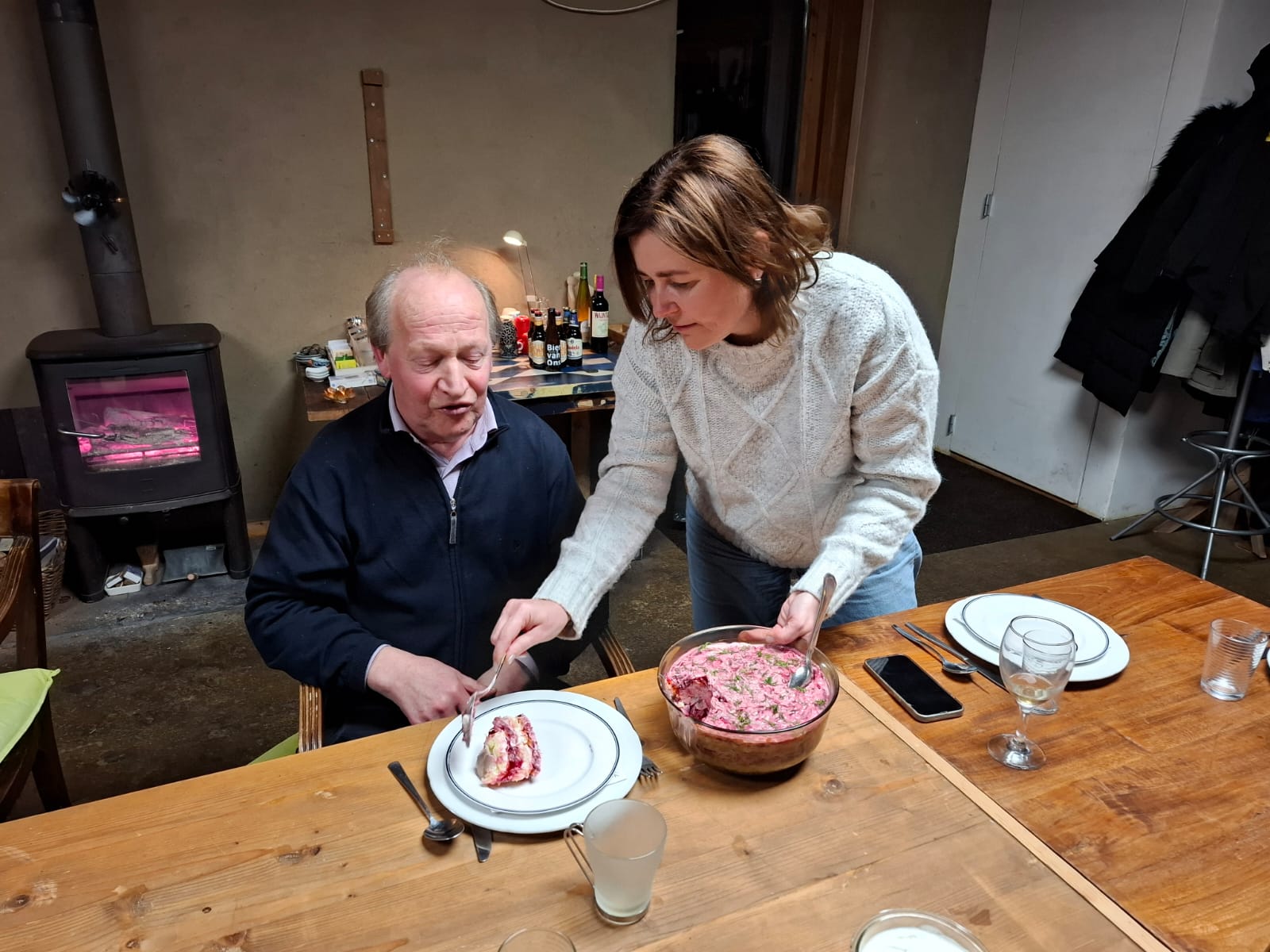 Sallandse Eettafel: Jullie haring is wel lekker maar jullie eten ‘m zoals jullie zijn: rauw!