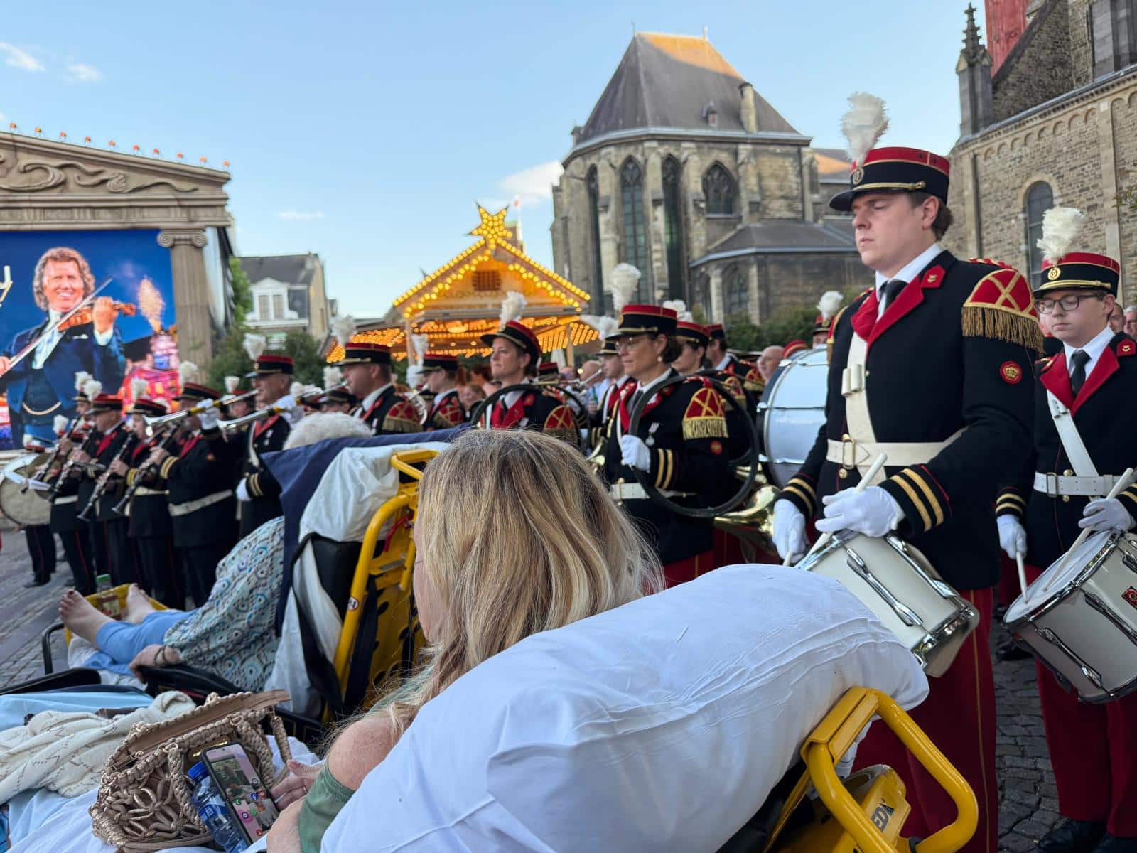 Wensambulance Hardenberg e.o. bezorgt een echtpaar een droomavond bij André Rieu