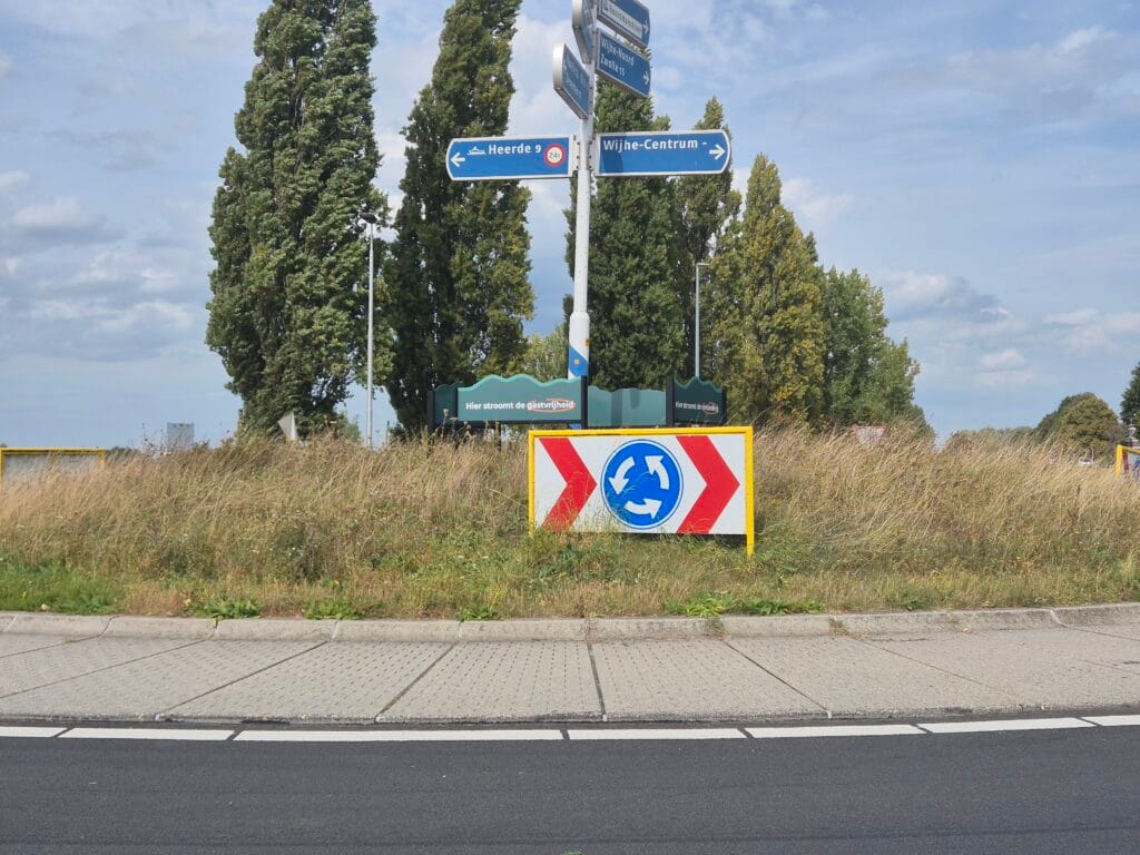 Nieuwe welkomstborden zetten IJssel en DNA gemeente Olst-Wijhe in de schijnwerpers 