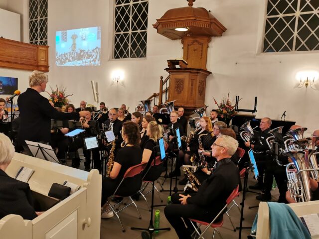 Muzikale Bingo als spetterende afsluiter van de Muziekestafette 2025 in Heino