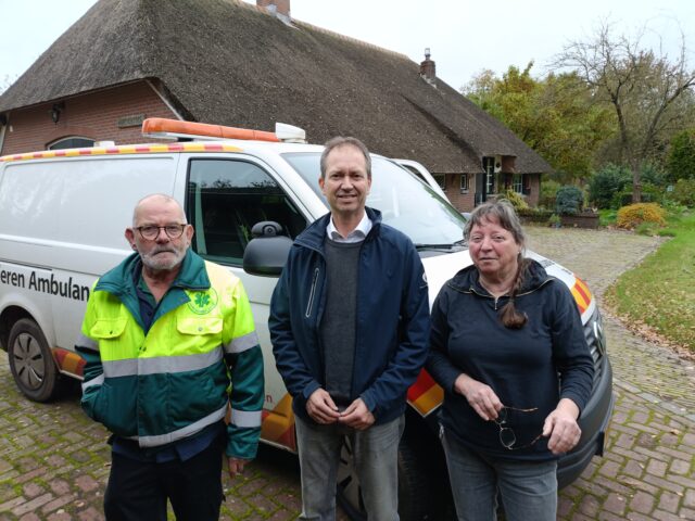 Eddy van Hijum had de laatste weken zoveel mensen gezien, dat hij op de verkiezingsdag behoefte had aan dieren