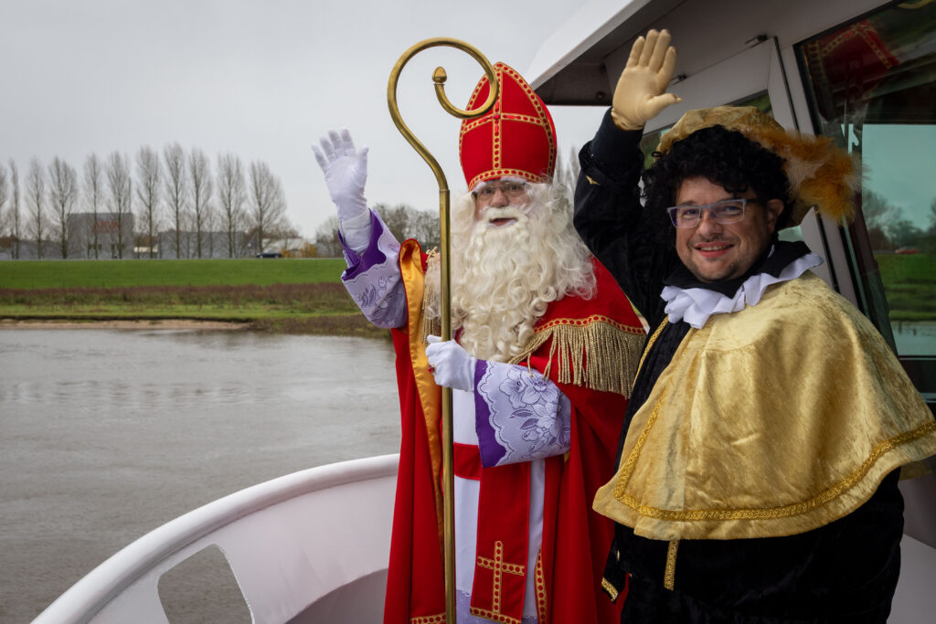 Sint en Piet komen 22 november aan in Wijhe, kinderen kunnen meevaren