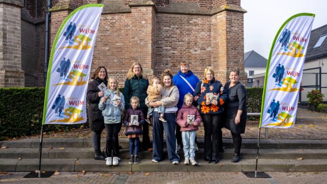 Uitreiking prijzen Etalagewedstrijd en de actie “Zoek het Gastvrij Wijhe Jubileum Logo”