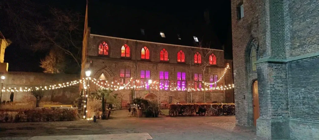 DwarsDoorSalland zet stads- en dorpswandelingen weer centraal: winterlicht maakt het magisch