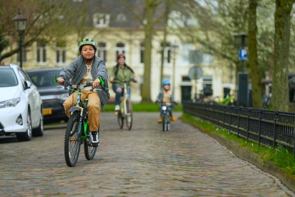 Chaos voor de schoolpoort: VVN slaat alarm over structureel onveilige schoolomgevingen