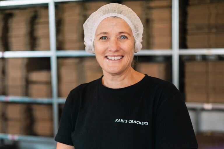 Biologisch crackermerk uit Heino komt met nieuwe variant: de wortelcracker