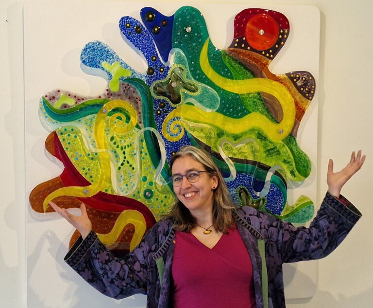 Salland Toont Marije Gies, geïnspireerd door de vele en bijzondere kleuren en structuren van glas