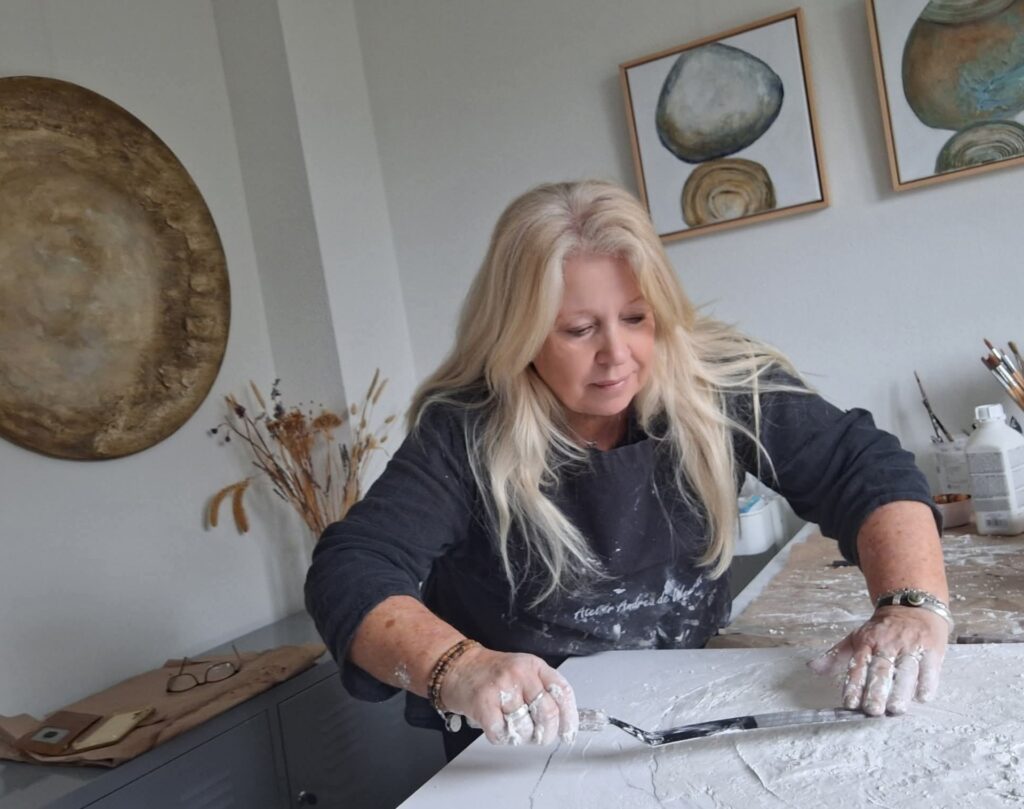 Salland Toont Andrea de Weerdt over de kracht van materie