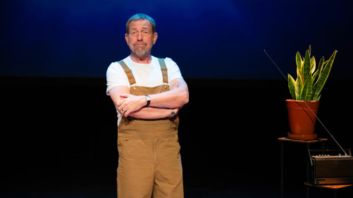 Theatercollege ‘De toestand in de wereld volgens Harm Edens’ in Holstohus Olst