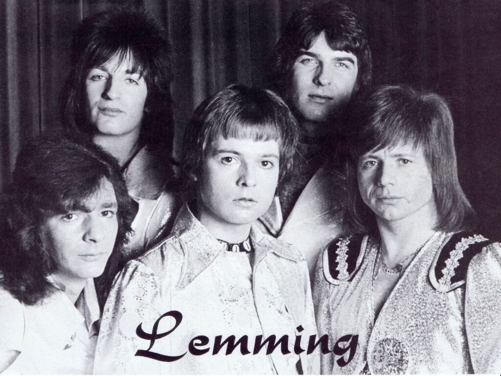 Nijverdallers in het parochiehuis van Luttenberg livemuziek uit 1973/1974