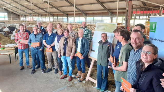 Elf boeren tekenen voor natuurinclusieve samenwerking met Staatsbosbeheer
