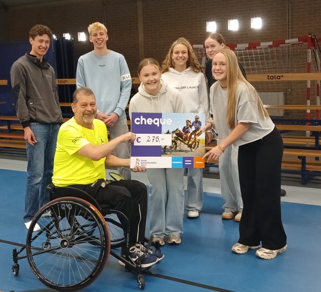 SV Broekland uitreiking cheque
