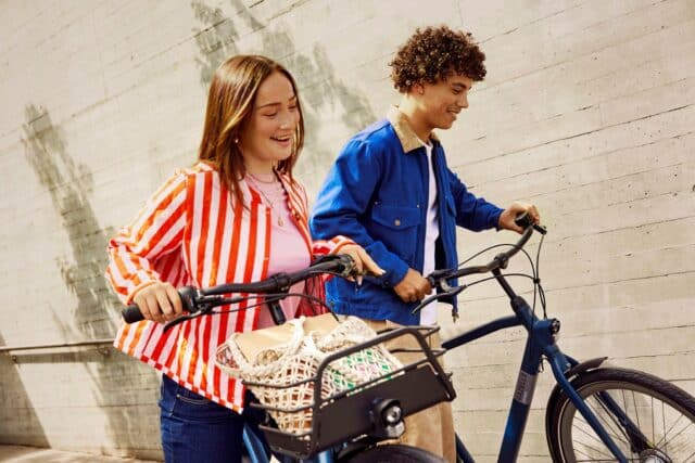 Een veilige start begint thuis: Veilig Verkeer Nederland helpt ouders hun kind goed voorbereid aan de brugklas te laten beginnen